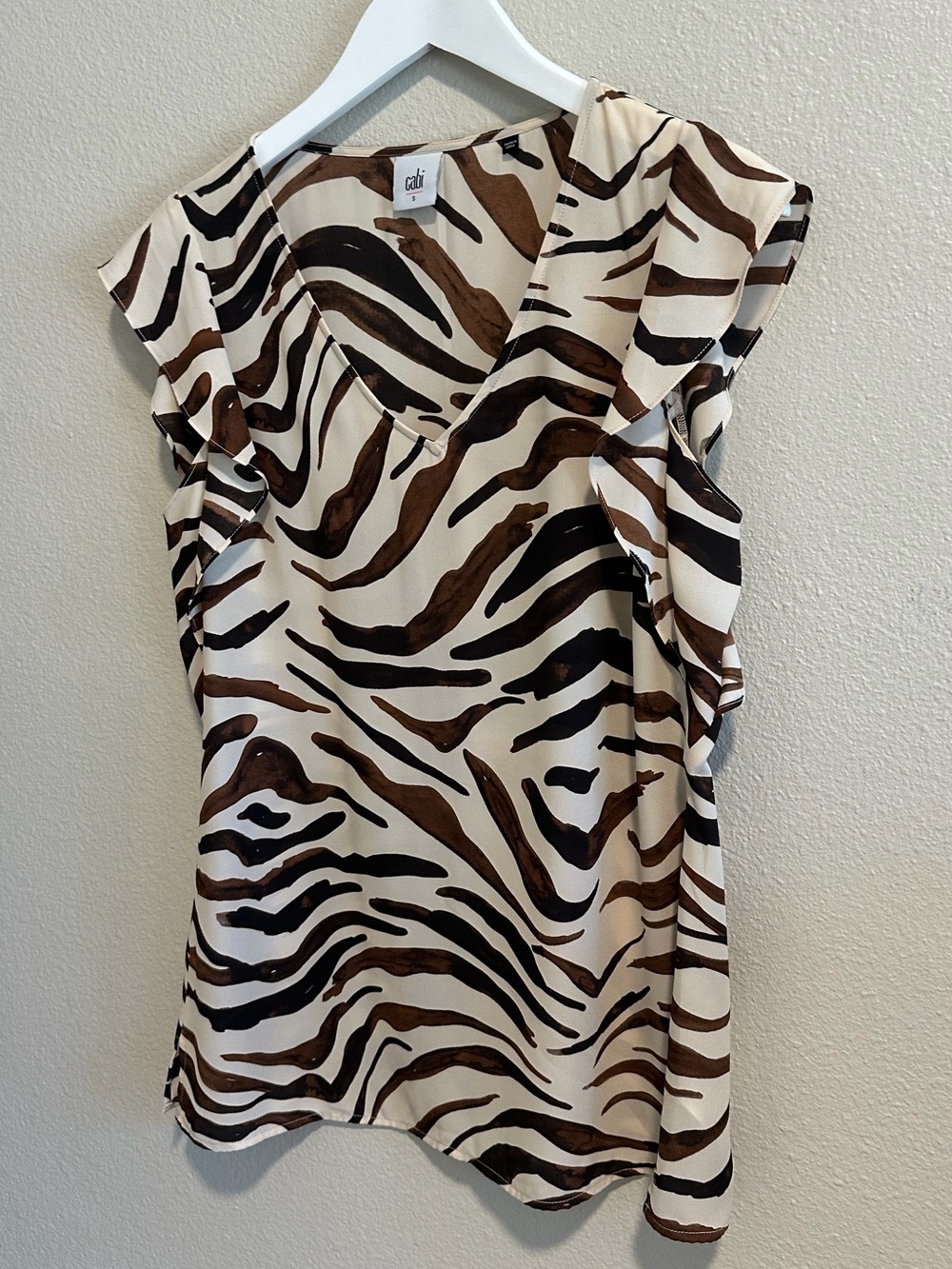 ☀️ NWOT CABI Animal Print V-Neck Flutter Sleeve Top